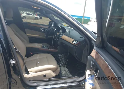 2010 Mercedes-Benz E 350 z USA, uszkodzony, nr VIN WDDHF5GB4AA078501